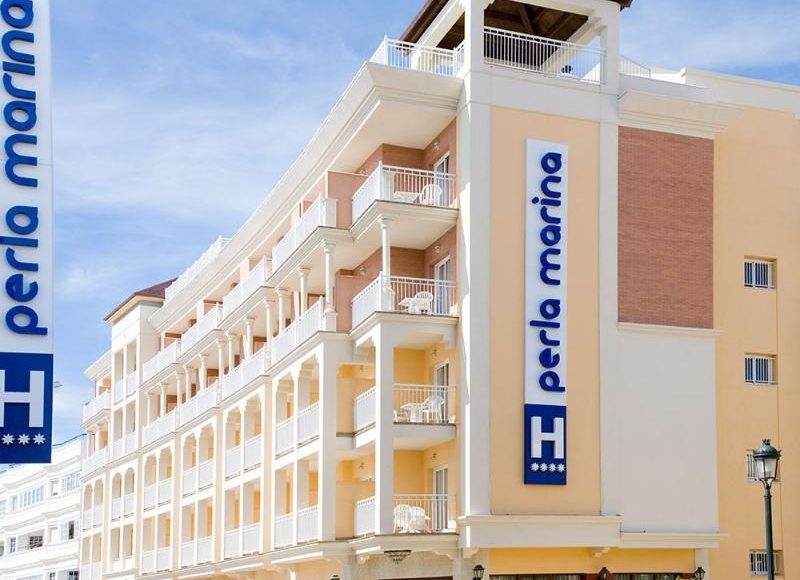 instalación fotovoltaica hotel perla marina