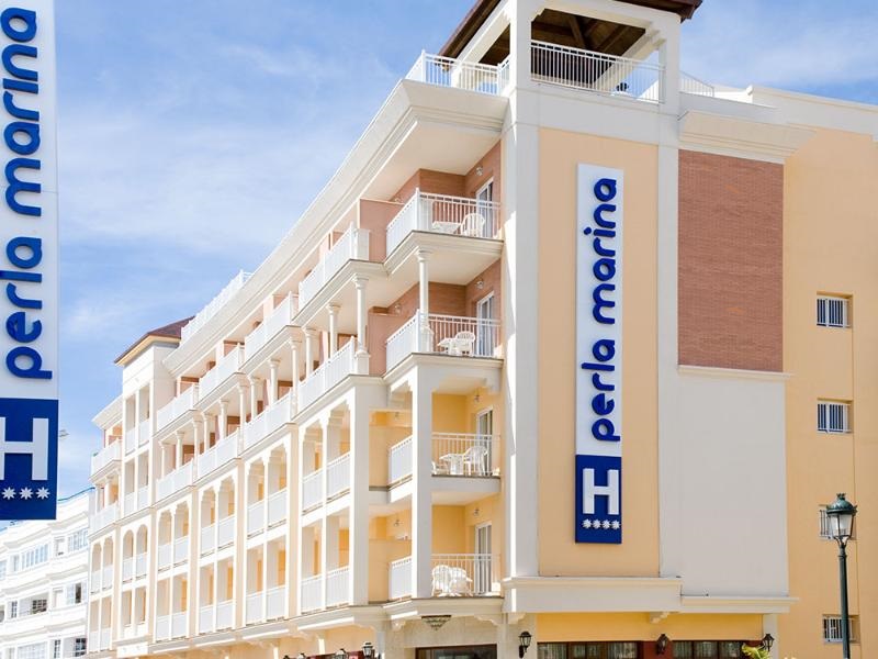 instalación fotovoltaica hotel perla marina